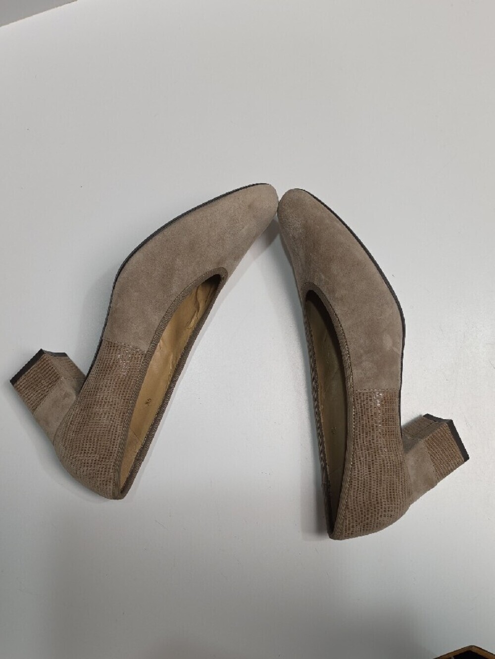 VANELi Military Suede Rounded-Toe Comfort Pumps - Size 9 - Picture 7 of 16